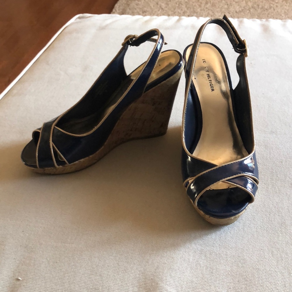 Tommy Hill figure cork wedges
